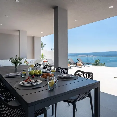 Villa New! Admira Maria With A Heated Pool And Sea Views *