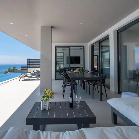Willa Admira Maria With A Heated Pool And Sea Views Stanici