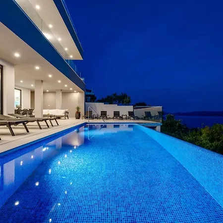 Admira Maria With A Heated Pool And Sea Views Stanici