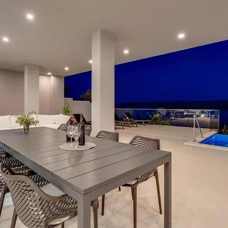 Admira Maria With A Heated Pool And Sea Views Stanici